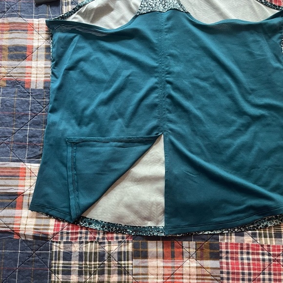 Under Armour Blue Sleeveless Tank Top - Picture 7 of 11